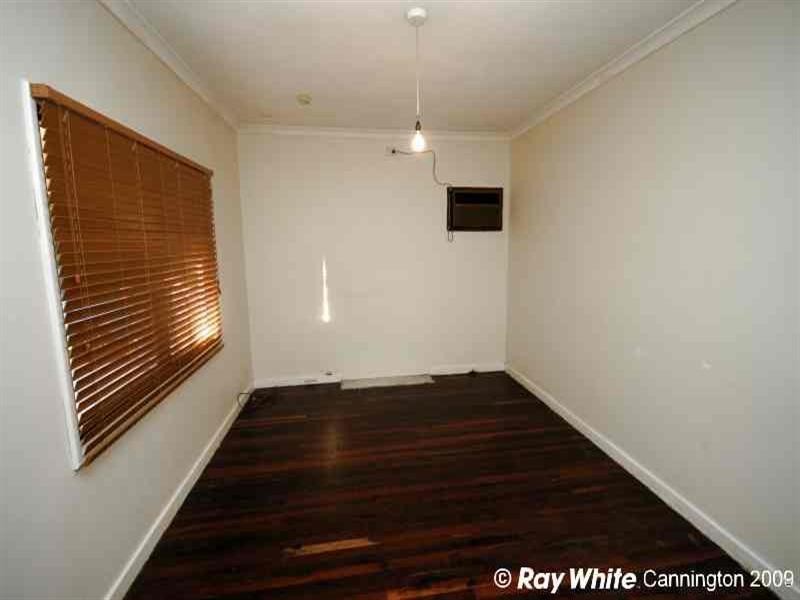 31 Hartfield Street, Queens Park WA 6107