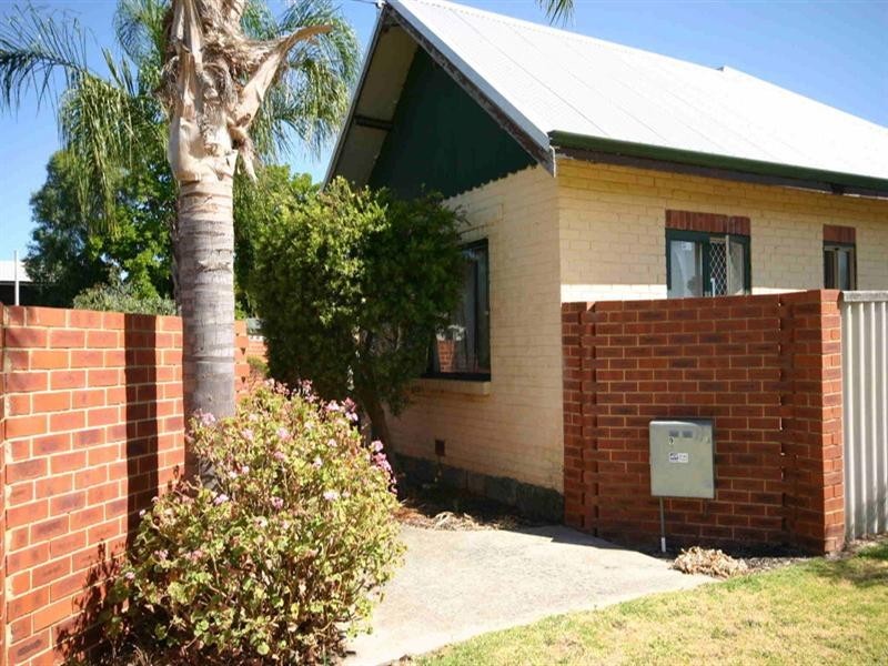9B Halsey Close, Cannington WA 6107