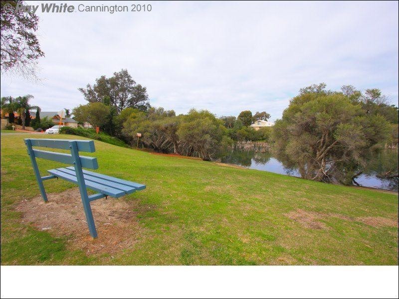 19 Belaring Place, Kenwick WA 6107