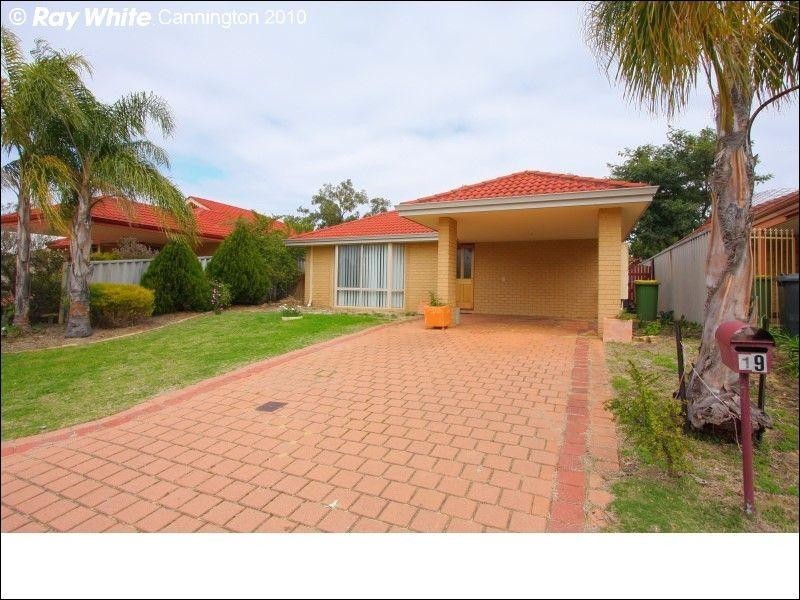 19 Belaring Place, Kenwick WA 6107