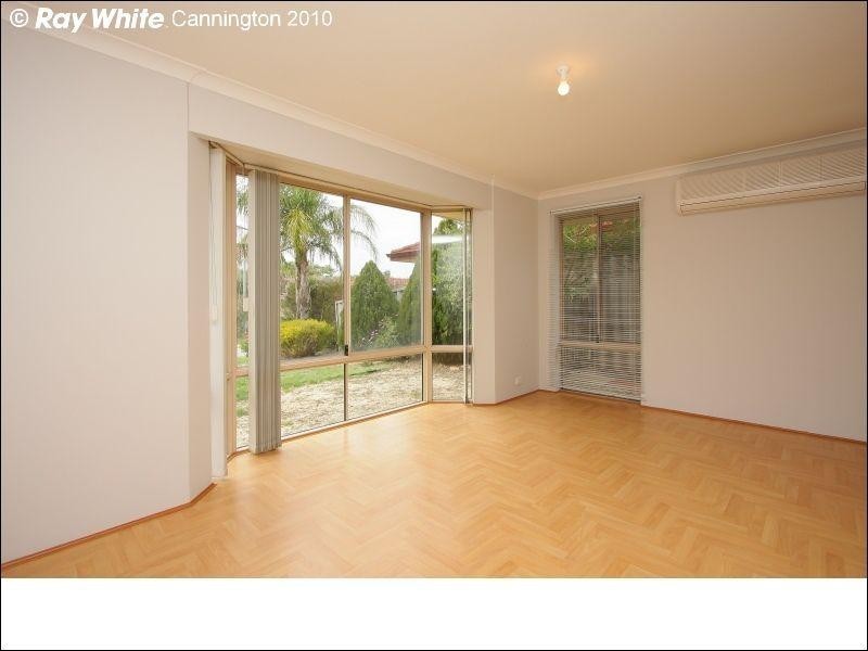 19 Belaring Place, Kenwick WA 6107