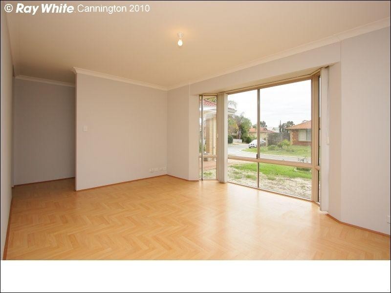 19 Belaring Place, Kenwick WA 6107