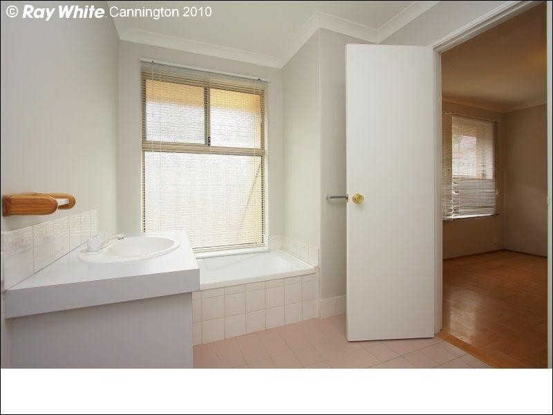 19 Belaring Place, Kenwick WA 6107