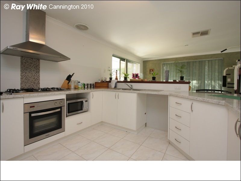 11 Greygum Rise, Kenwick WA 6107