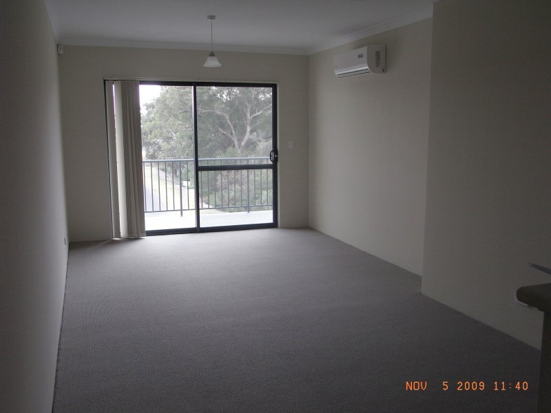 16/17 Southdown Place, Thornlie WA 6108