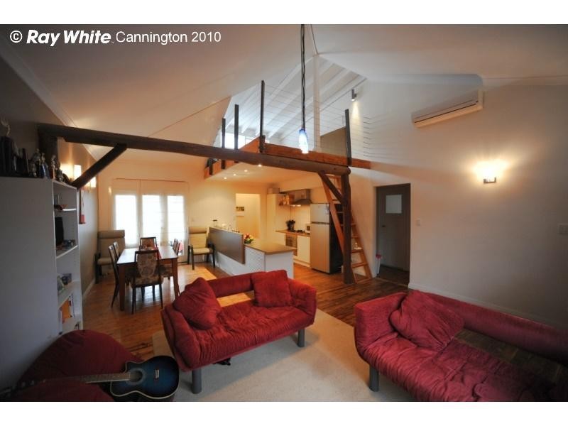 2/32 Cross Street, Queens Park WA 6107