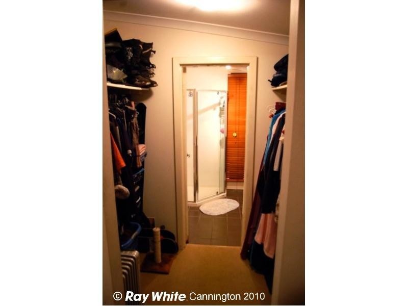 2/32 Cross Street, Queens Park WA 6107