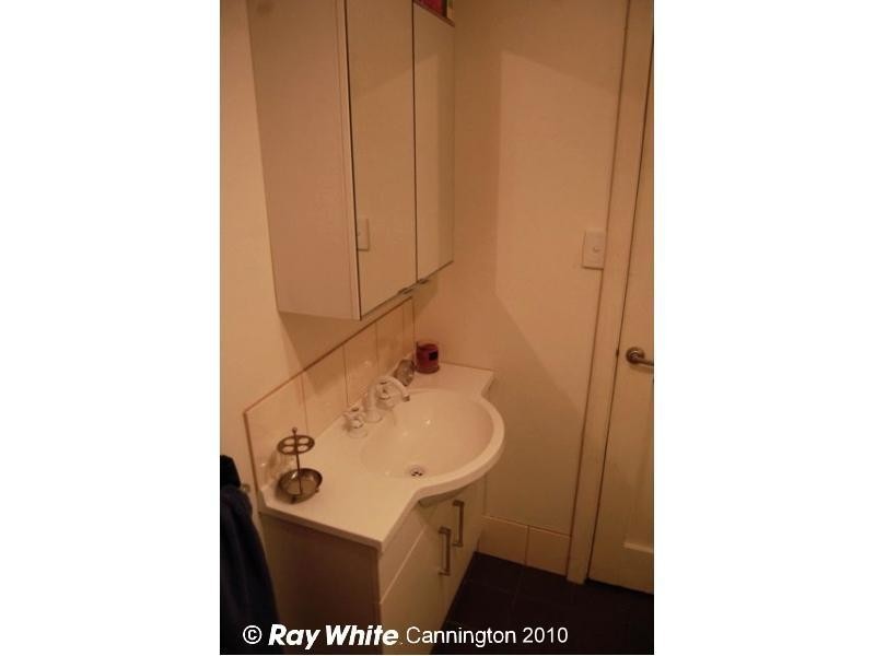 2/32 Cross Street, Queens Park WA 6107