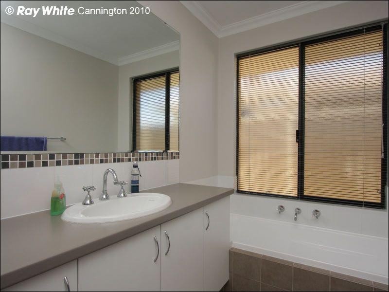 31 Elizabeth Street, East Cannington WA 6107