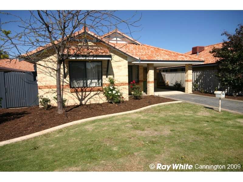 57 Centre Street, Queens Park WA 6107