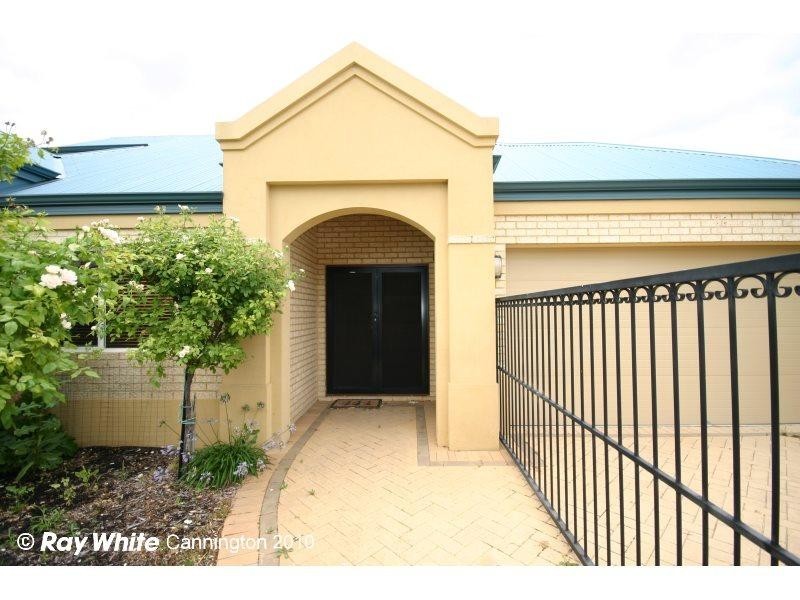 16 Klem Avenue, Salter Point WA 6152