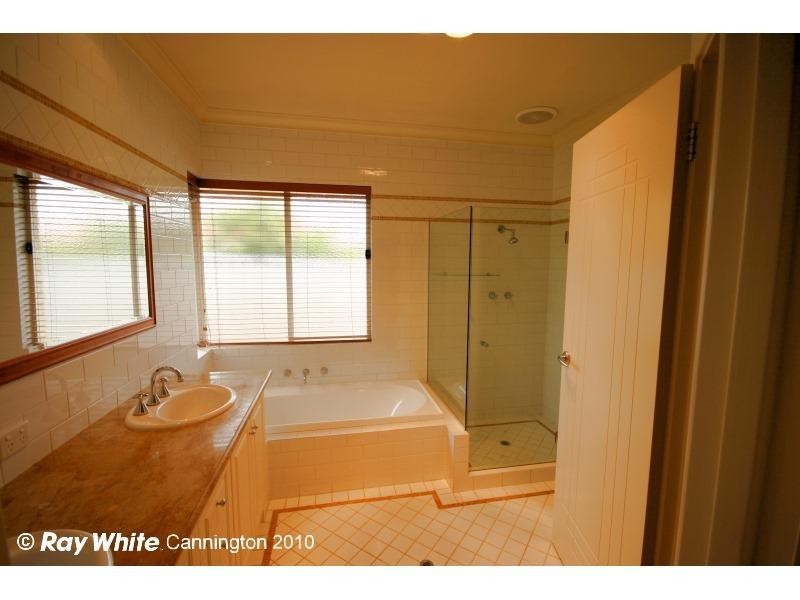 16 Klem Avenue, Salter Point WA 6152