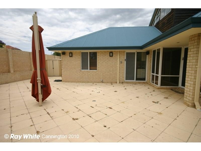 16 Klem Avenue, Salter Point WA 6152