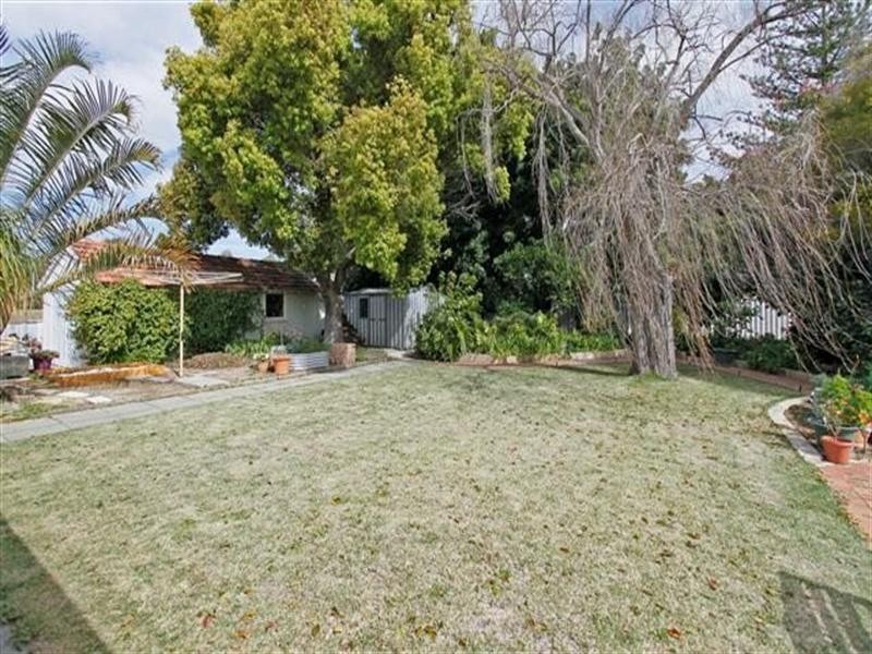 477 Sevenoaks Street, Beckenham WA 6107