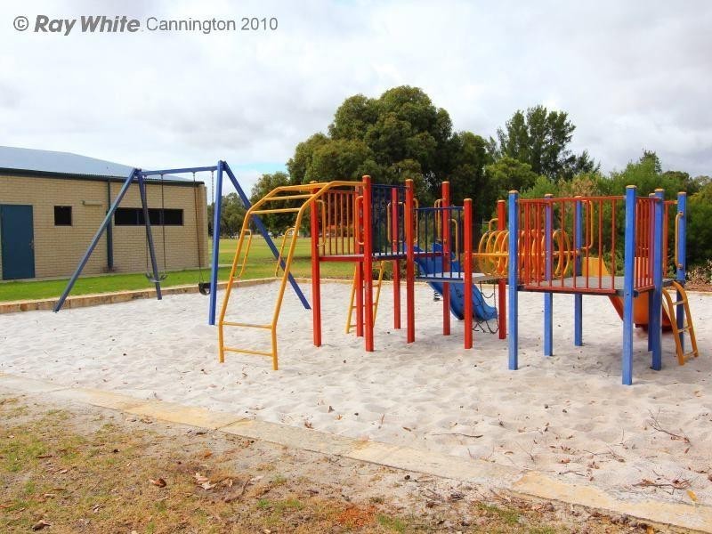 51 Lynwood Avenue, Lynwood WA 6147