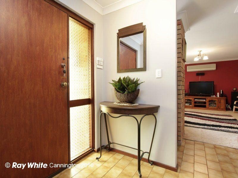 17 Blenny Close, Cannington WA 6107