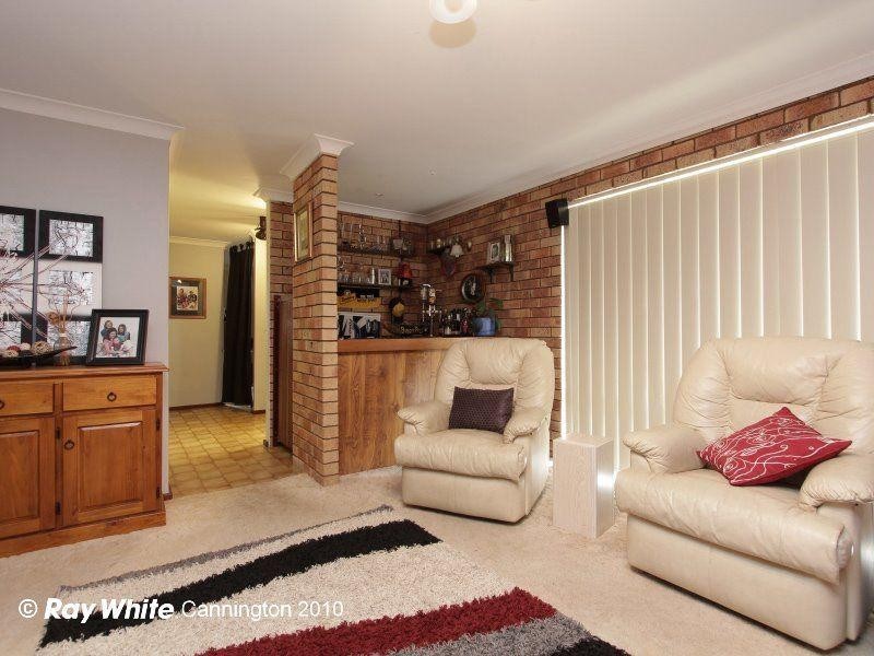 17 Blenny Close, Cannington WA 6107