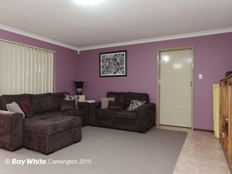 17 Blenny Close, Cannington WA 6107