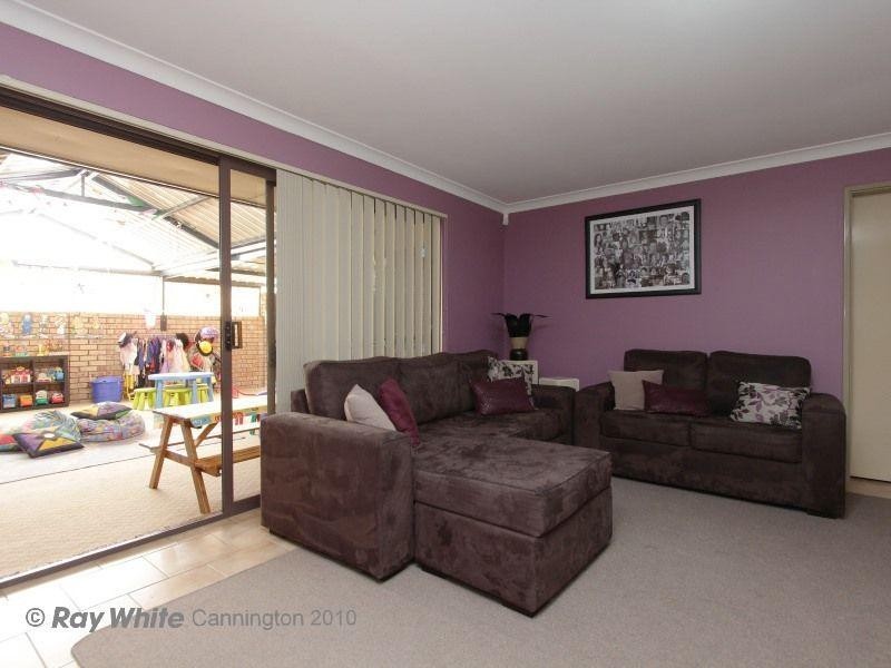 17 Blenny Close, Cannington WA 6107