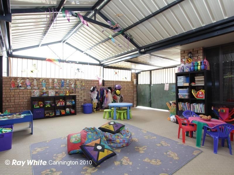 17 Blenny Close, Cannington WA 6107