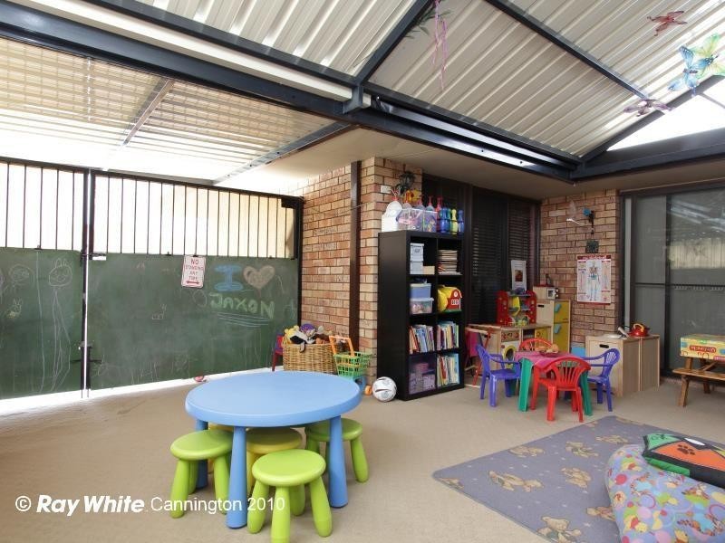 17 Blenny Close, Cannington WA 6107