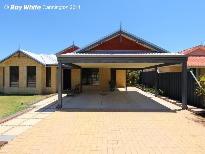 18 Abrolhos Loop, Beckenham WA 6107