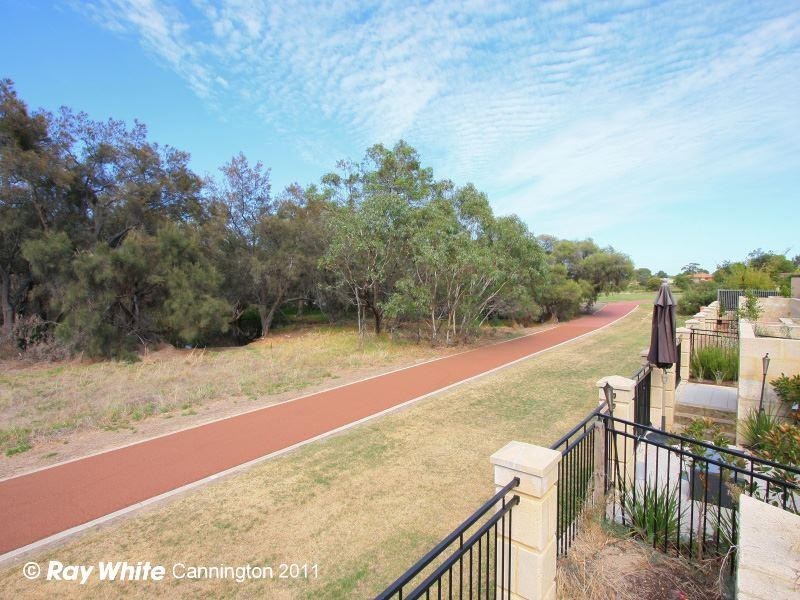 2/8 Mason Street, Cannington WA 6107