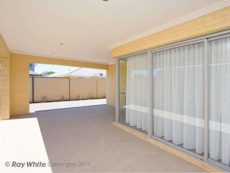 5 Tulip Way, East Cannington WA 6107