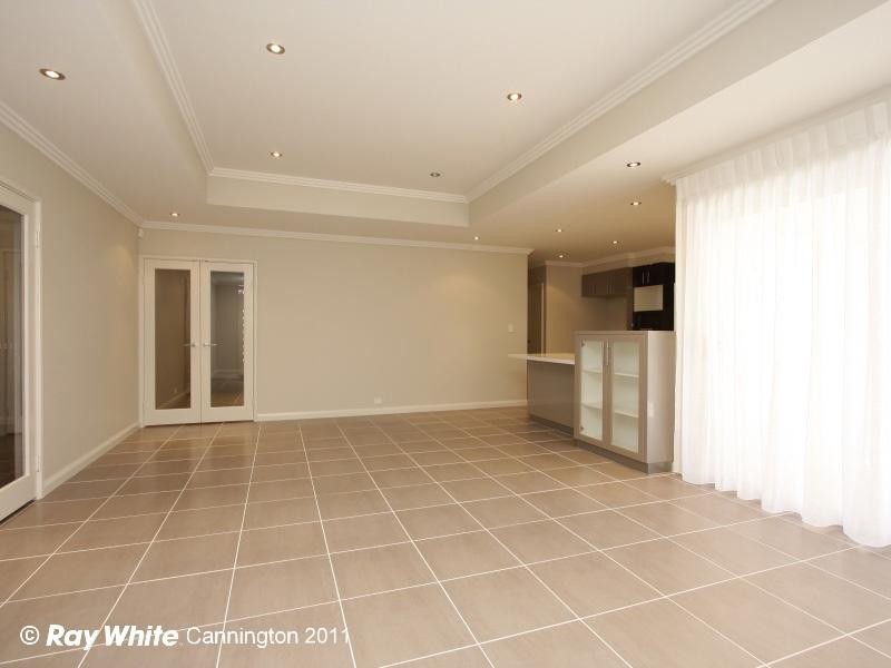 5 Tulip Way, East Cannington WA 6107