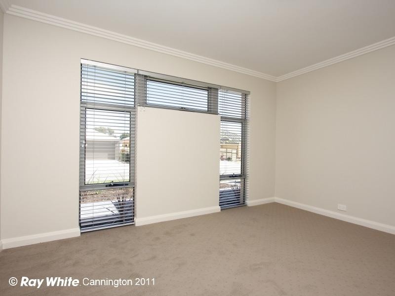 5 Tulip Way, East Cannington WA 6107