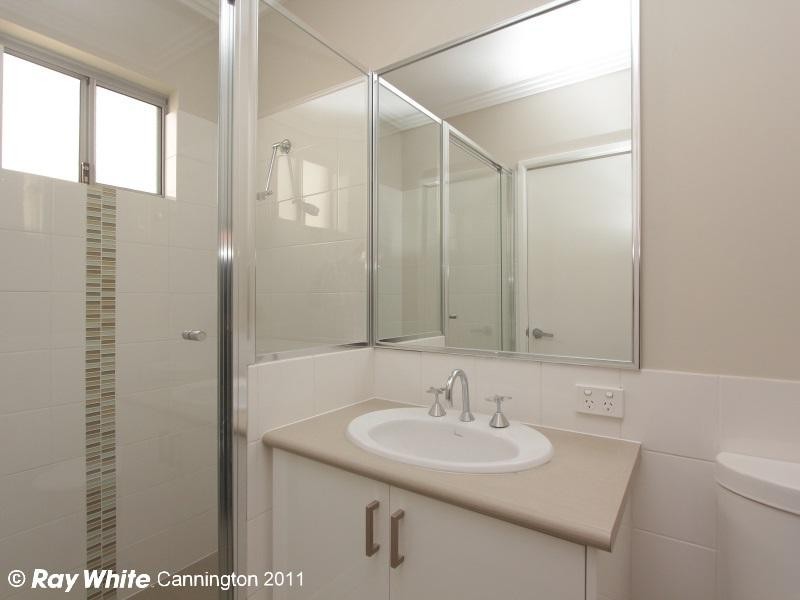 11b Crawford Street, Cannington WA 6107