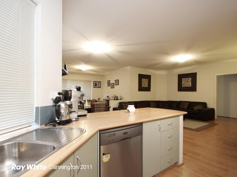 4 Dotterel Way, East Cannington WA 6107