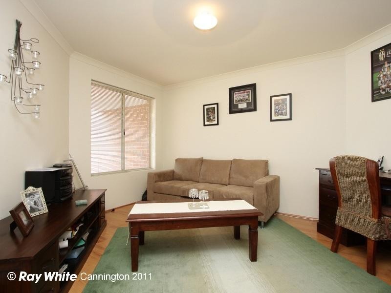 4 Dotterel Way, East Cannington WA 6107