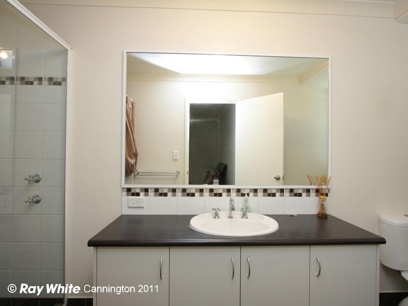 4 Dotterel Way, East Cannington WA 6107