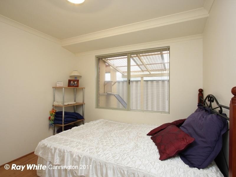 4 Dotterel Way, East Cannington WA 6107