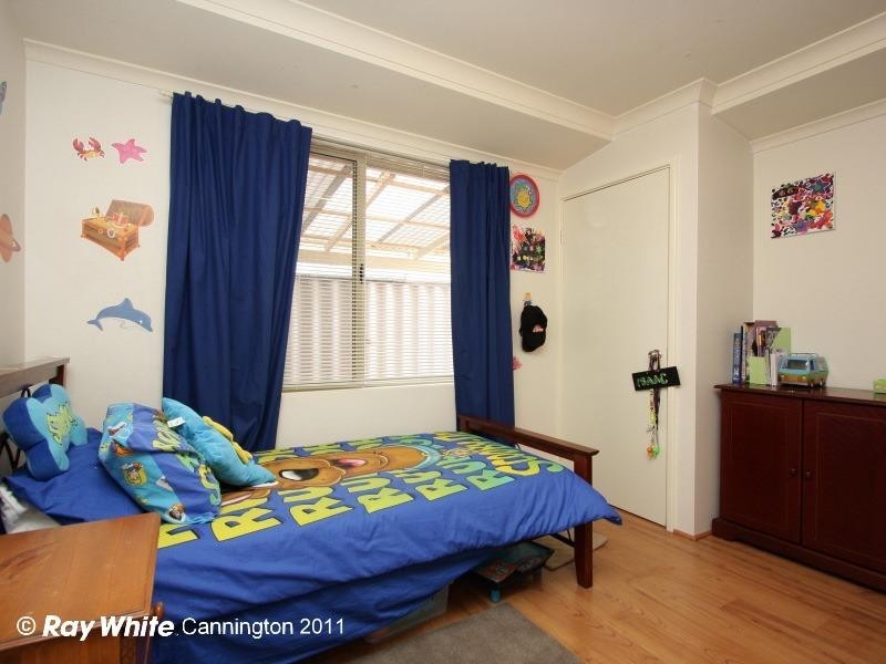 4 Dotterel Way, East Cannington WA 6107