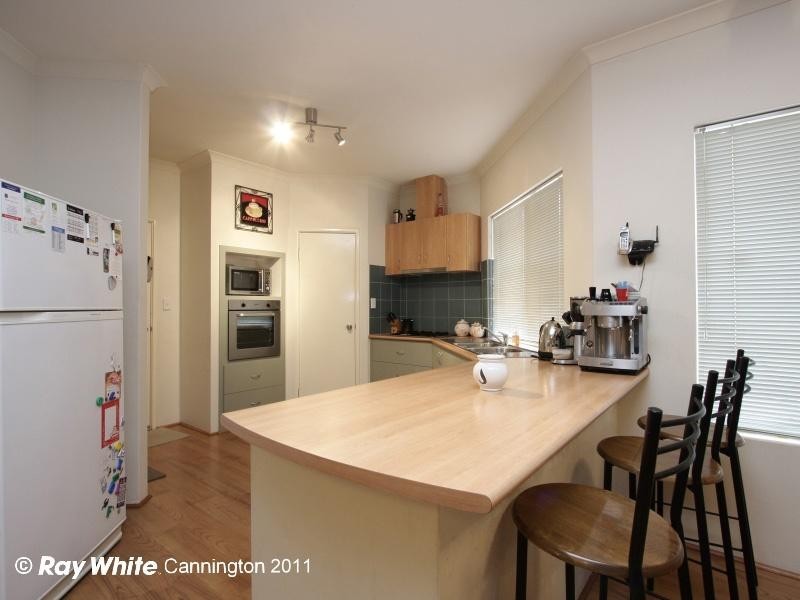 4 Dotterel Way, East Cannington WA 6107