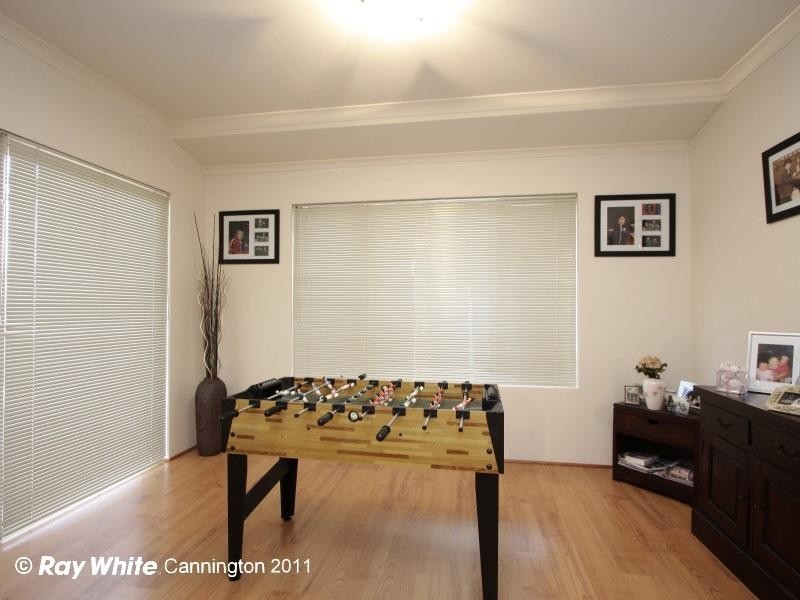 4 Dotterel Way, East Cannington WA 6107