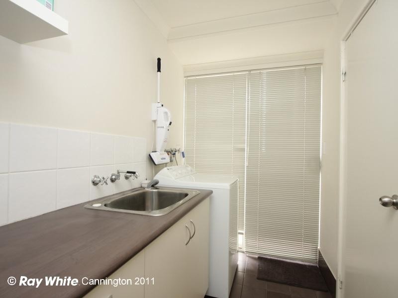 4 Dotterel Way, East Cannington WA 6107