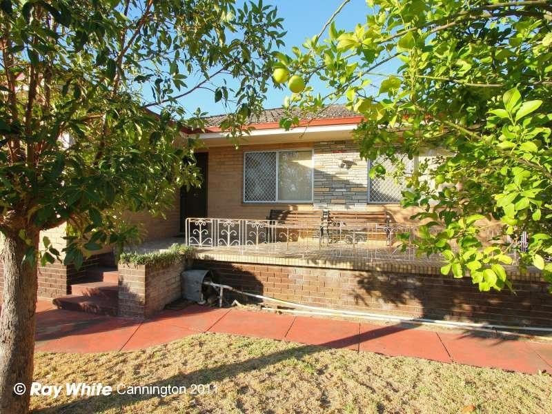 186 Railway Parade, Queens Park WA 6107