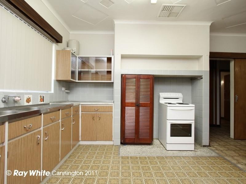 186 Railway Parade, Queens Park WA 6107