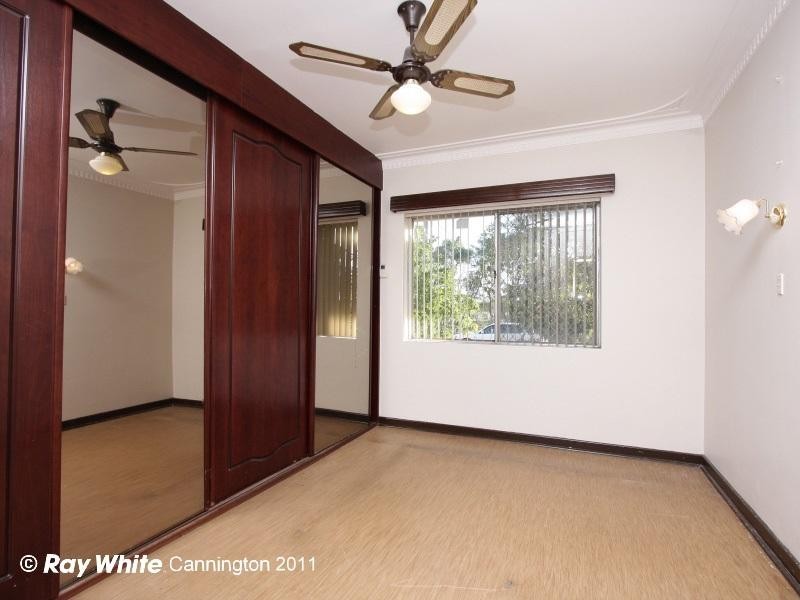 186 Railway Parade, Queens Park WA 6107