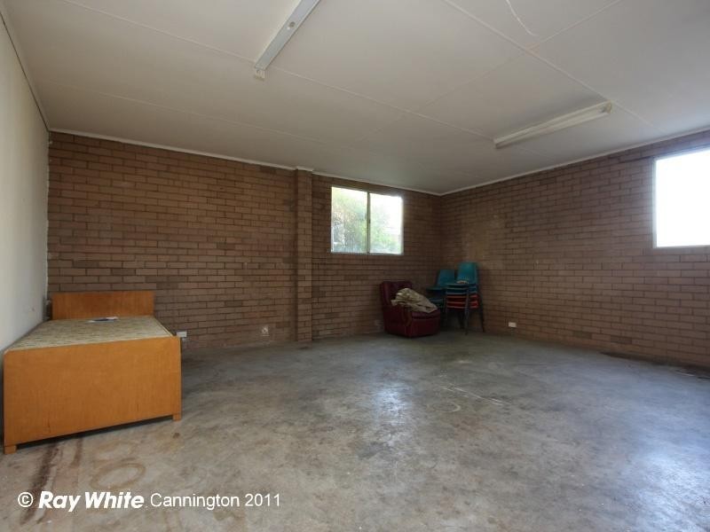 186 Railway Parade, Queens Park WA 6107