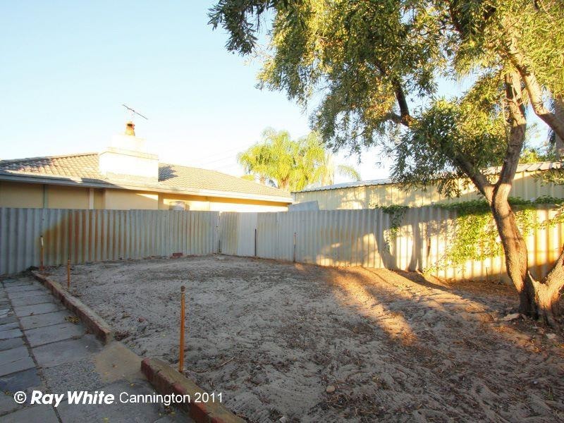 186 Railway Parade, Queens Park WA 6107