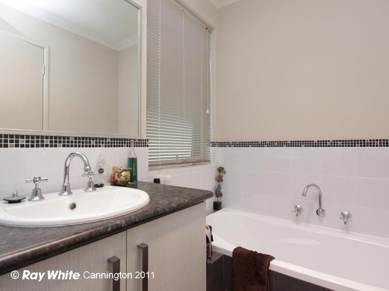 3c Medhurst Crescent, Nollamara WA 6061