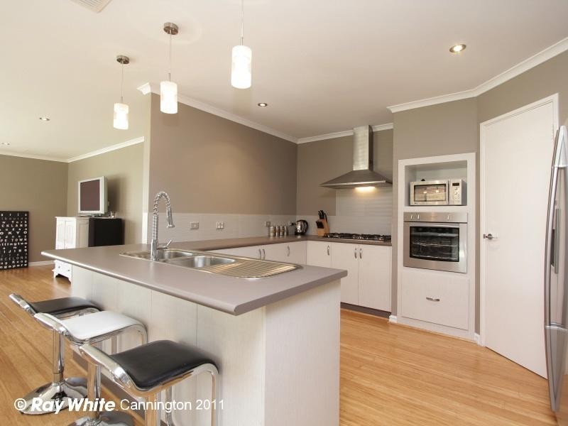 23 Grenoble Street, Piara Waters WA 6112