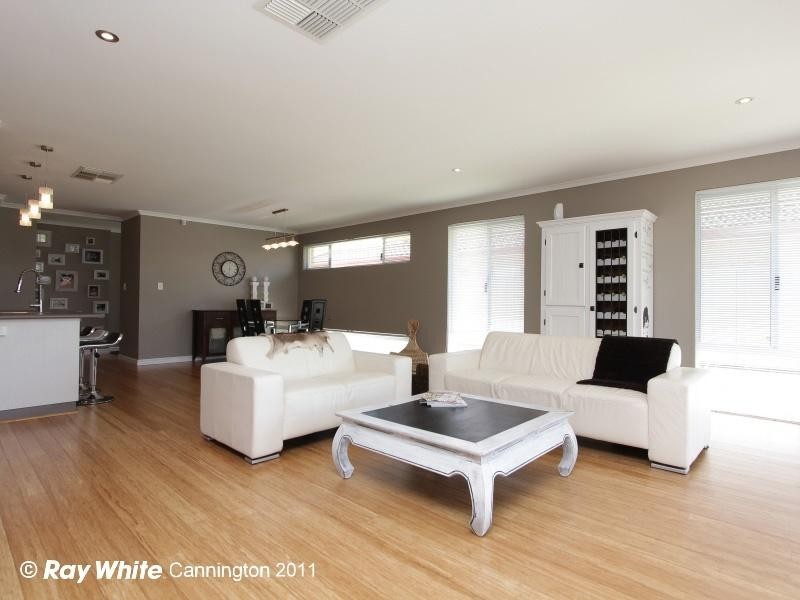 23 Grenoble Street, Piara Waters WA 6112