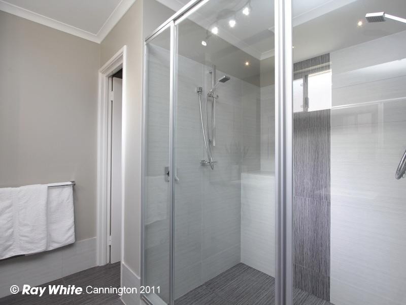 23 Grenoble Street, Piara Waters WA 6112