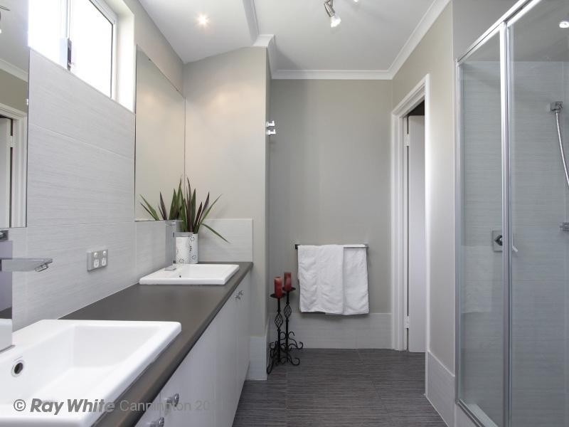 23 Grenoble Street, Piara Waters WA 6112
