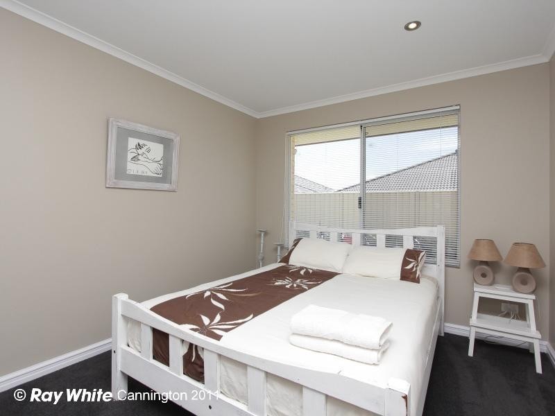 23 Grenoble Street, Piara Waters WA 6112